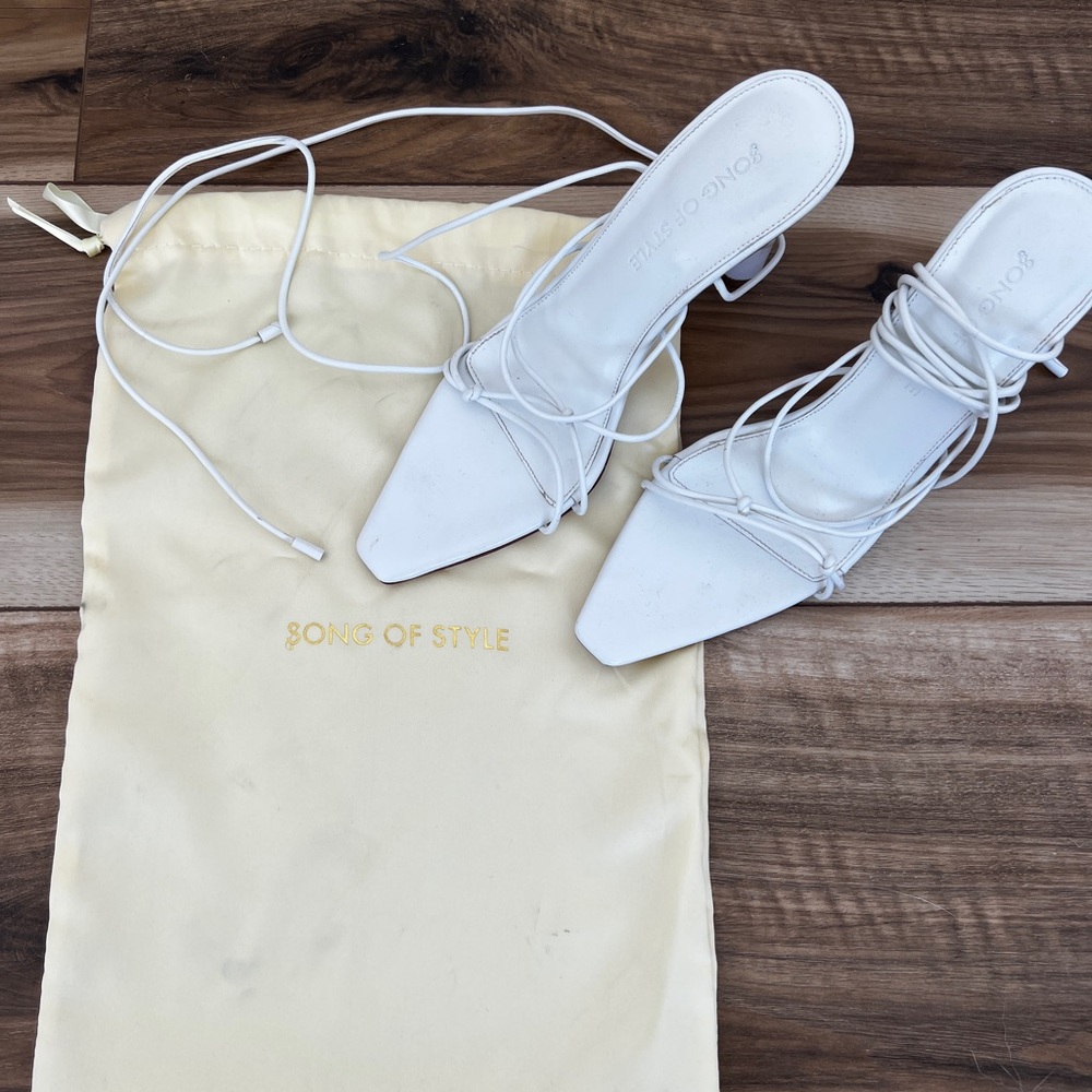 Song of Style White Lace-Up Heel Size 7.5